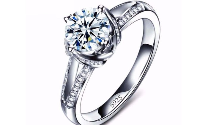 Luxury CZ Crystal Solitaire Chic White Gold Plated Ring